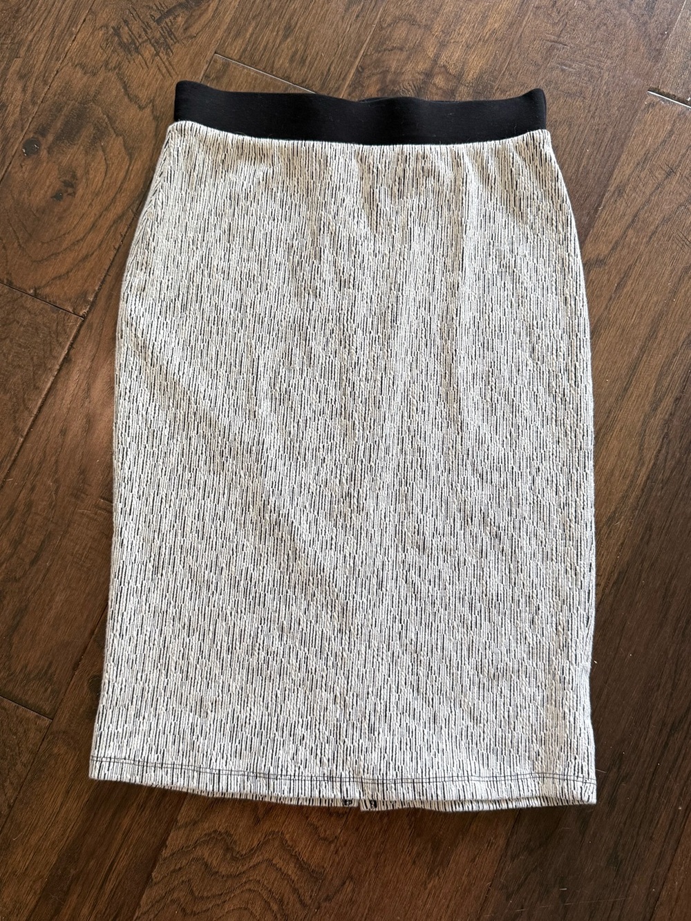 Gilli High Waist Textured Pencil Skirt